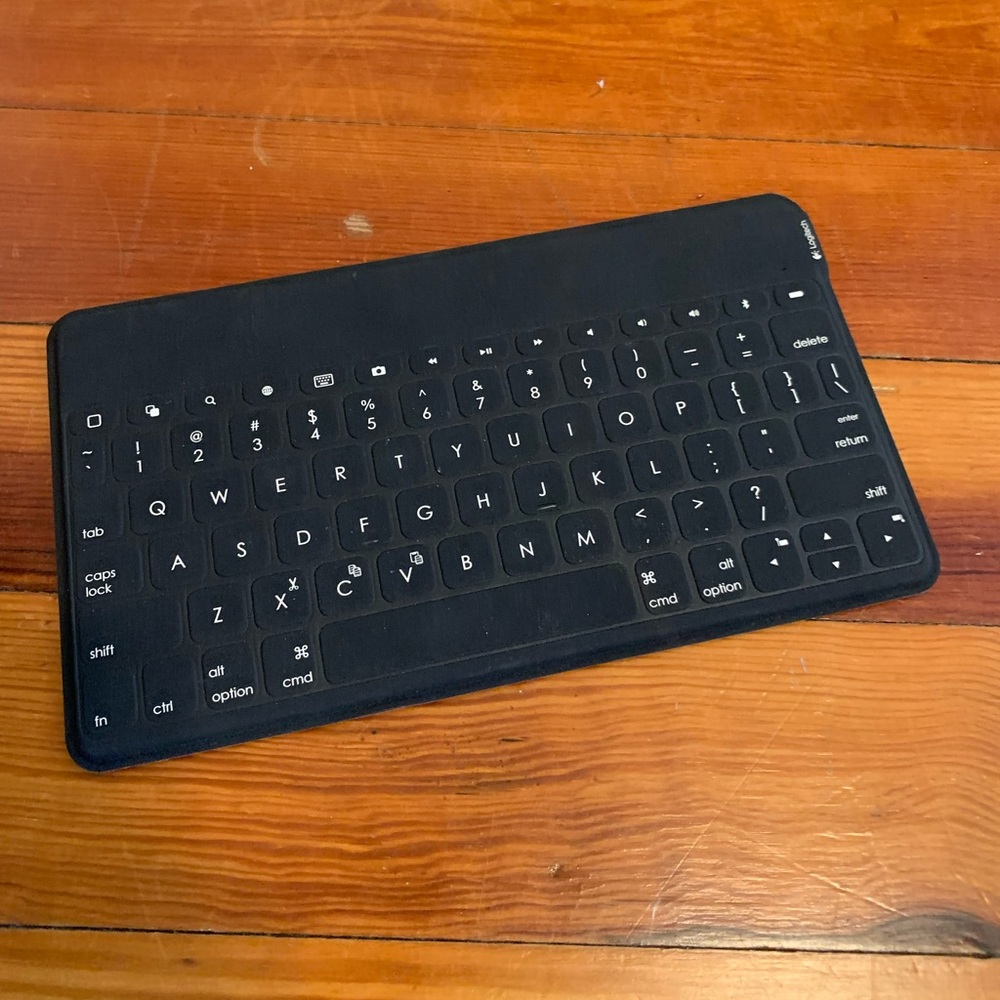 Logitech tablet keyboard (blue tooth)